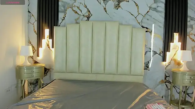 mollieblue69 online show from September 15, 2025, 12:49 pm