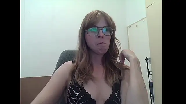 Snapshot of SavannaGirly chatting on July 18, 2026, 11:47 am SavannaGirly online show from July 18, 2026, 11:47 am