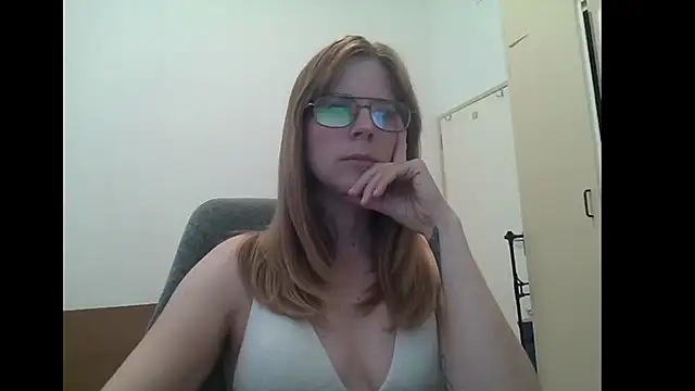 Snapshot of SavannaGirly chatting on July 23, 2026, 8:45 am SavannaGirly online show from July 23, 2026, 8:45 am