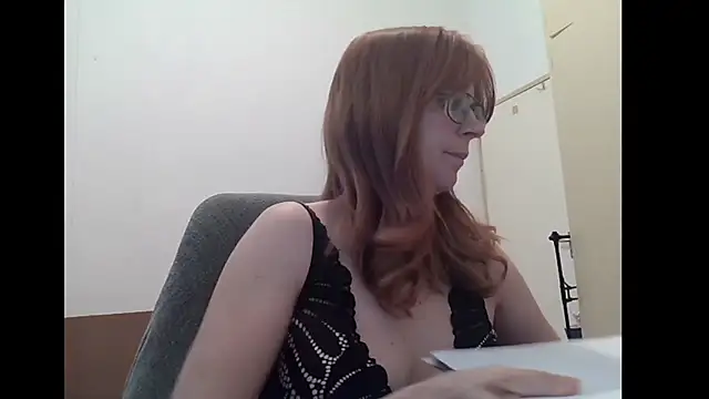 Snapshot of SavannaGirly chatting on July 28, 2026, 8:32 am SavannaGirly online show from July 28, 2026, 8:32 am