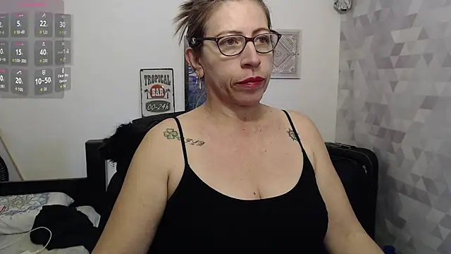 Chayla Ruiz online show from September 22, 2025, 11:56 am