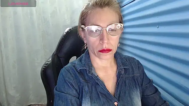 Chayla Ruiz online show from March 26, 2026, 10:43 am