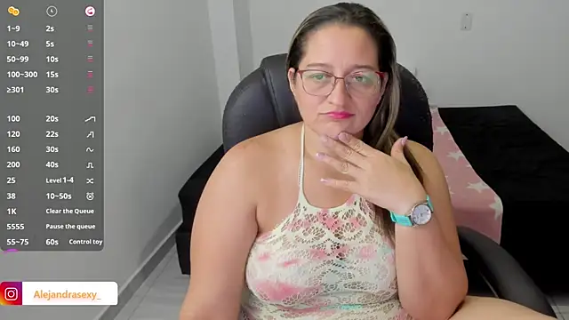 alejandra milf  online show from April 20, 2026, 9:38 pm