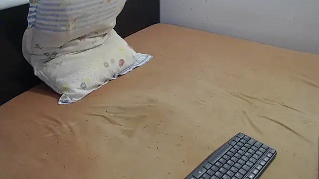 PreciousJohn87 online show from November 26, 2025, 4:02 am