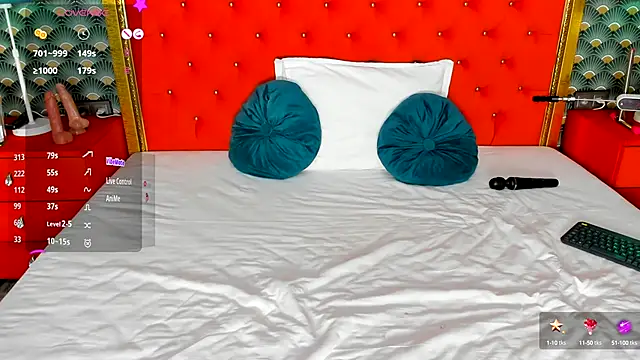 VallerieJones online show from September 18, 2025, 8:16 am