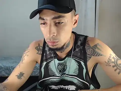 emiliano hottt online show from December 15, 2024, 4:37 pm