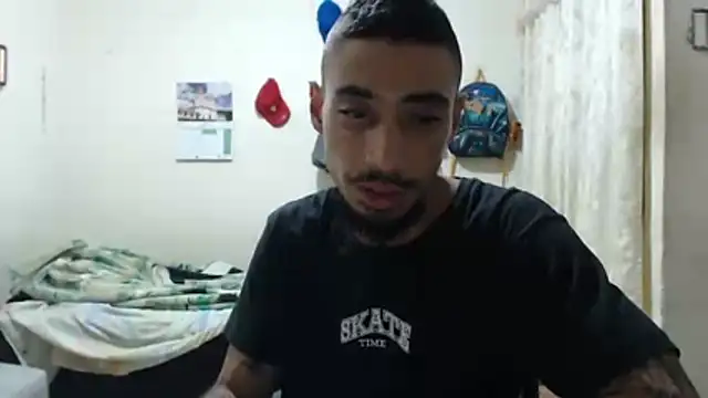 emiliano hottt online show from April 19, 2026, 6:35 am