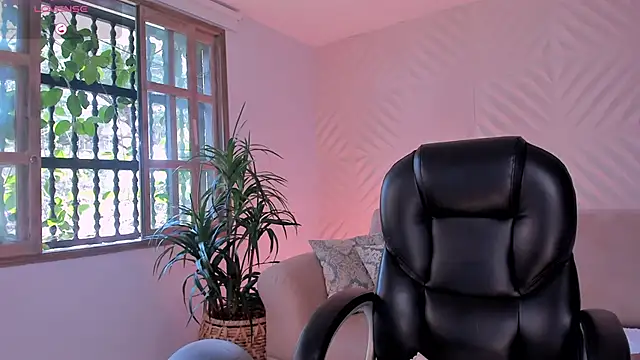 KateSunder online show from February 10, 2025, 7:28 pm