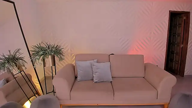 KateSunder online show from October 16, 2025, 12:17 pm