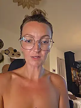 MissMialicious online show from July 21, 2026, 6:10 pm