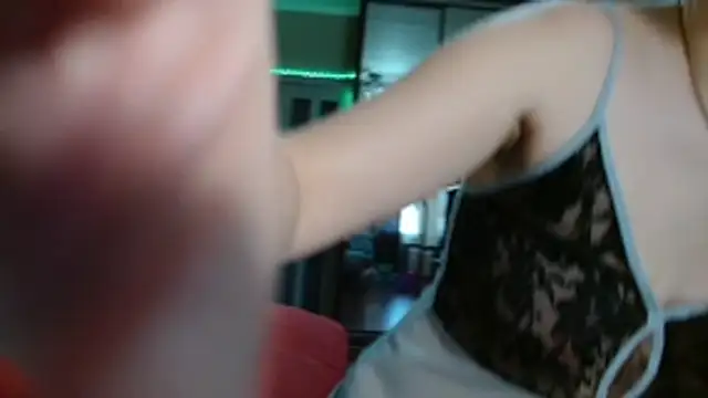 KiraGoldens online show from February 20, 2026, 6:10 am