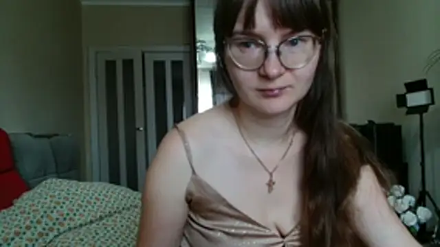 Snapshot of KiraGoldens chatting on June 17, 2026, 6:27 am KiraGoldens online show from June 17, 2026, 6:27 am