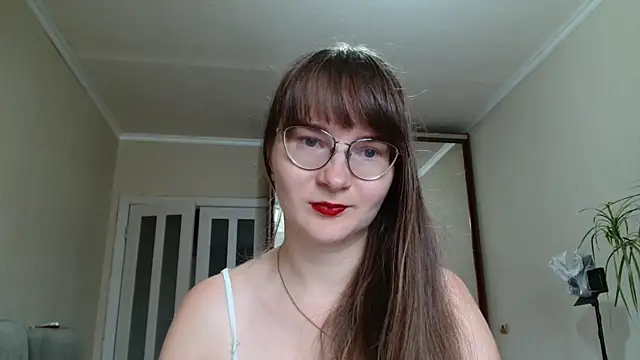 Snapshot of KiraGoldens chatting on July 15, 2026, 6:29 am KiraGoldens online show from July 15, 2026, 6:29 am