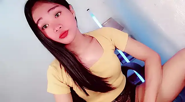 amomentoflust69 online show from December 22, 2024, 12:05 pm