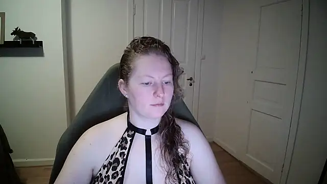 Girlnina-1995 online show from December 18, 2024, 10:40 am