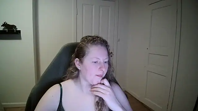 Girlnina-1995 online show from January 7, 2025, 2:51 pm