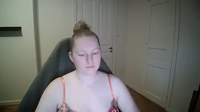 Girlnina-1995 online show from January 22, 2025, 11:56 am