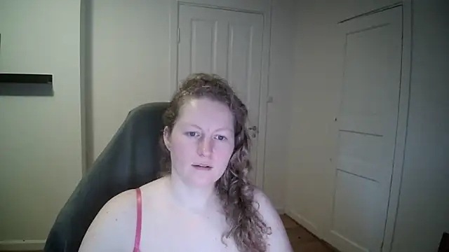 Girlnina-1995 online show from January 27, 2025, 10:49 am