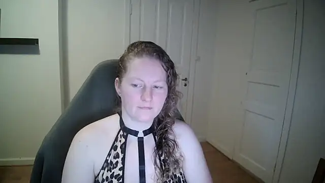 Girlnina-1995 online show from January 28, 2025, 10:12 am