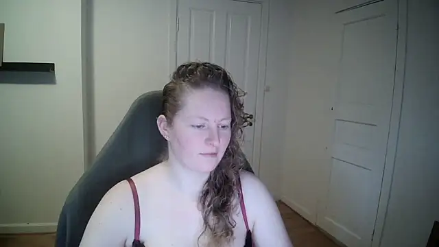 Girlnina-1995 online show from January 30, 2025, 10:29 am