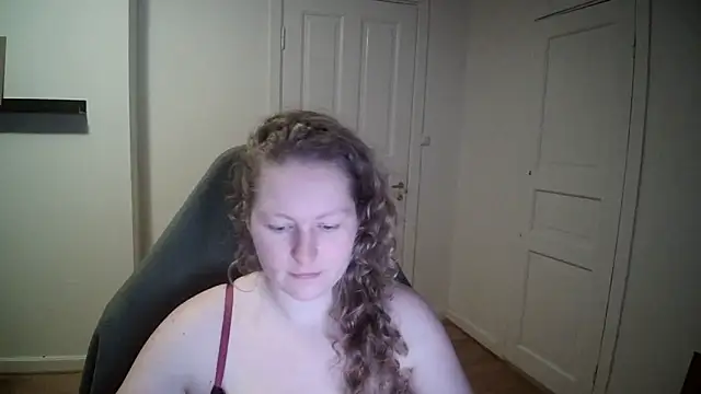 Girlnina-1995 online show from January 30, 2025, 2:58 pm