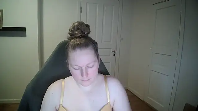 Girlnina-1995 online show from January 31, 2025, 12:18 pm