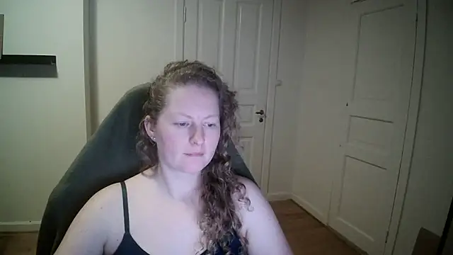 Girlnina-1995 online show from February 4, 2025, 7:55 pm