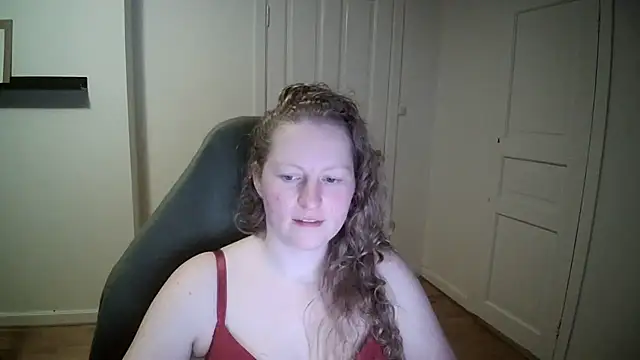 Girlnina-1995 online show from March 18, 2025, 7:53 pm