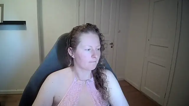 Girlnina-1995 online show from March 20, 2025, 10:32 am