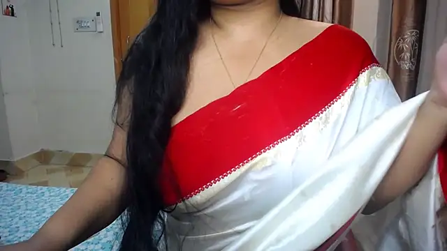 lady maeda  online show from September 9, 2025, 6:40 pm