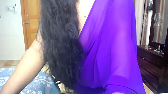 lady maeda  online show from September 12, 2025, 6:52 pm