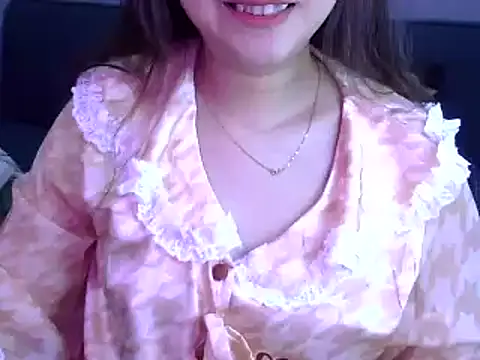 Snapshot of Bee_2k chatting on April 24, 2026, 4:15 am Bee 2k online show from April 24, 2026, 4:15 am
