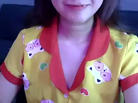 Snapshot of Bee_2k chatting on May 6, 2026, 4:19 am Bee 2k online show from May 6, 2026, 4:19 am