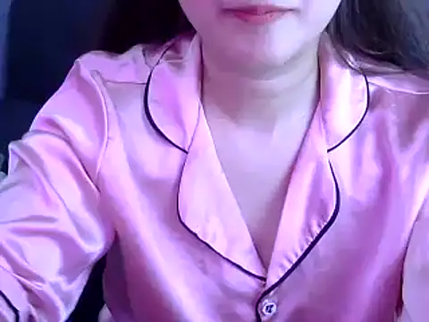 Snapshot of Bee_2k chatting on May 11, 2026, 4:18 am Bee 2k online show from May 11, 2026, 4:18 am