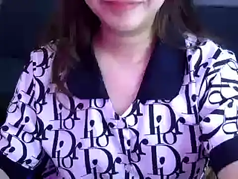 Snapshot of Bee_2k chatting on May 13, 2026, 4:32 am Bee 2k online show from May 13, 2026, 4:32 am