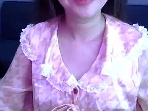 Snapshot of Bee_2k chatting on June 5, 2026, 4:30 am Bee 2k online show from June 5, 2026, 4:30 am