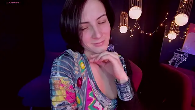 LorenDaze online show from December 28, 2024, 2:10 pm