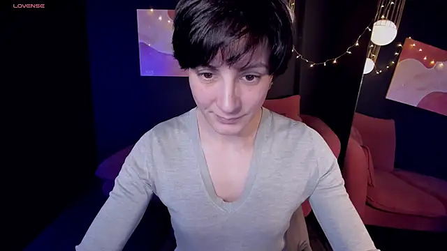 LorenDaze online show from January 25, 2025, 1:52 pm