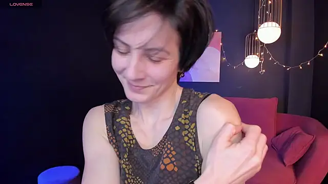 LorenDaze online show from February 21, 2025, 1:55 pm