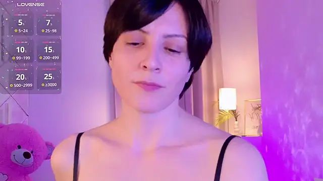 LorenDaze online show from April 18, 2026, 7:40 pm