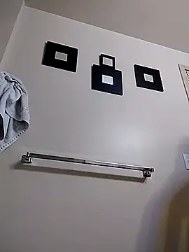 eatmeplease44 online show from September 14, 2025, 6:29 pm