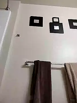 eatmeplease44 online show from November 24, 2025, 5:29 am