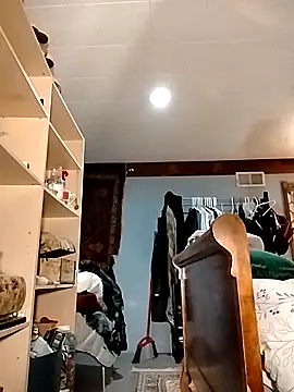 eatmeplease44 online show from February 10, 2026, 3:38 pm