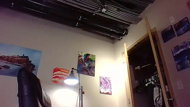 eatmeplease44 online show from April 21, 2026, 7:50 pm