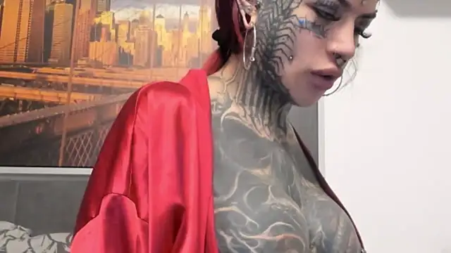 tamarapervert online show from October 25, 2025, 4:35 pm