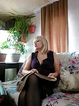 IrmaRose online show from November 30, 2025, 5:55 am