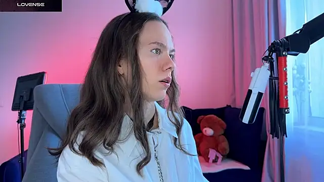 DivineBite online show from September 17, 2025, 2:08 pm