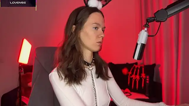 DivineBite online show from September 27, 2025, 3:06 pm