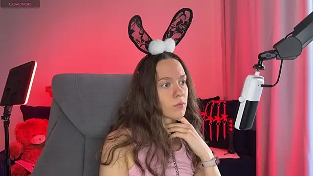 DivineBite online show from October 2, 2025, 1:29 pm