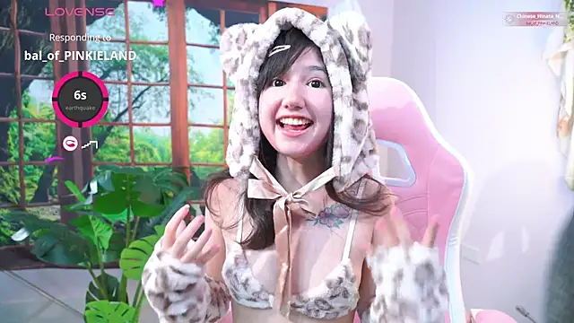 Pinkie Princes online show from September 18, 2025, 1:40 am